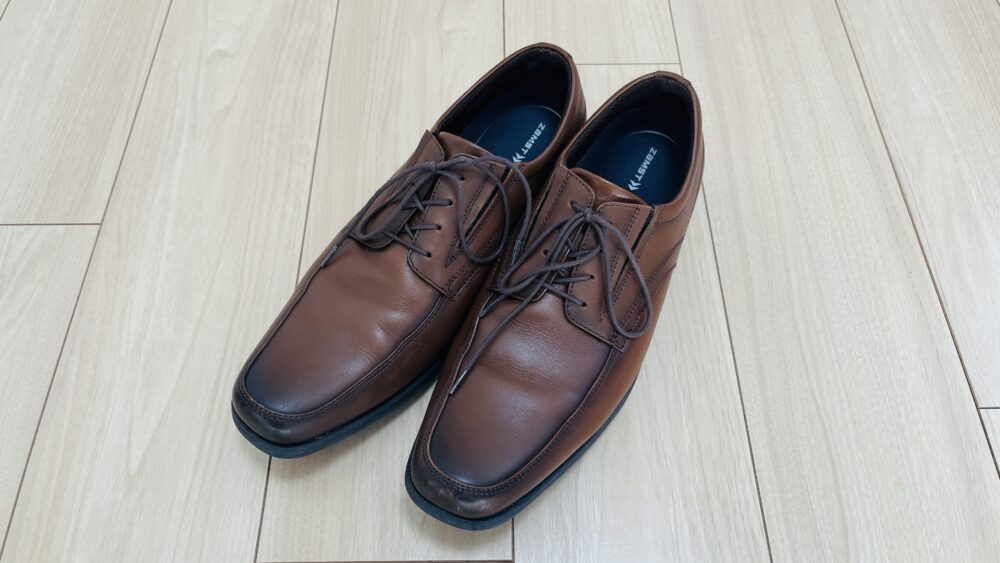 スーツ用の革靴